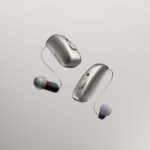 Audífono ReSound Savi 3 con diseño discreto y conectividad Bluetooth, disponible en Aude Málaga